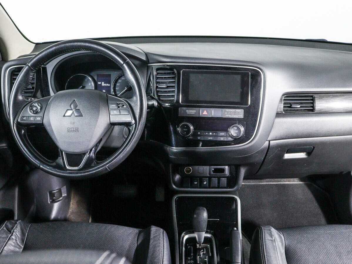 Купить Mitsubishi Outlander с пробегом. Фото: #10