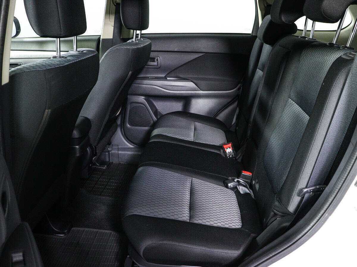 Купить Mitsubishi Outlander с пробегом. Фото: #9