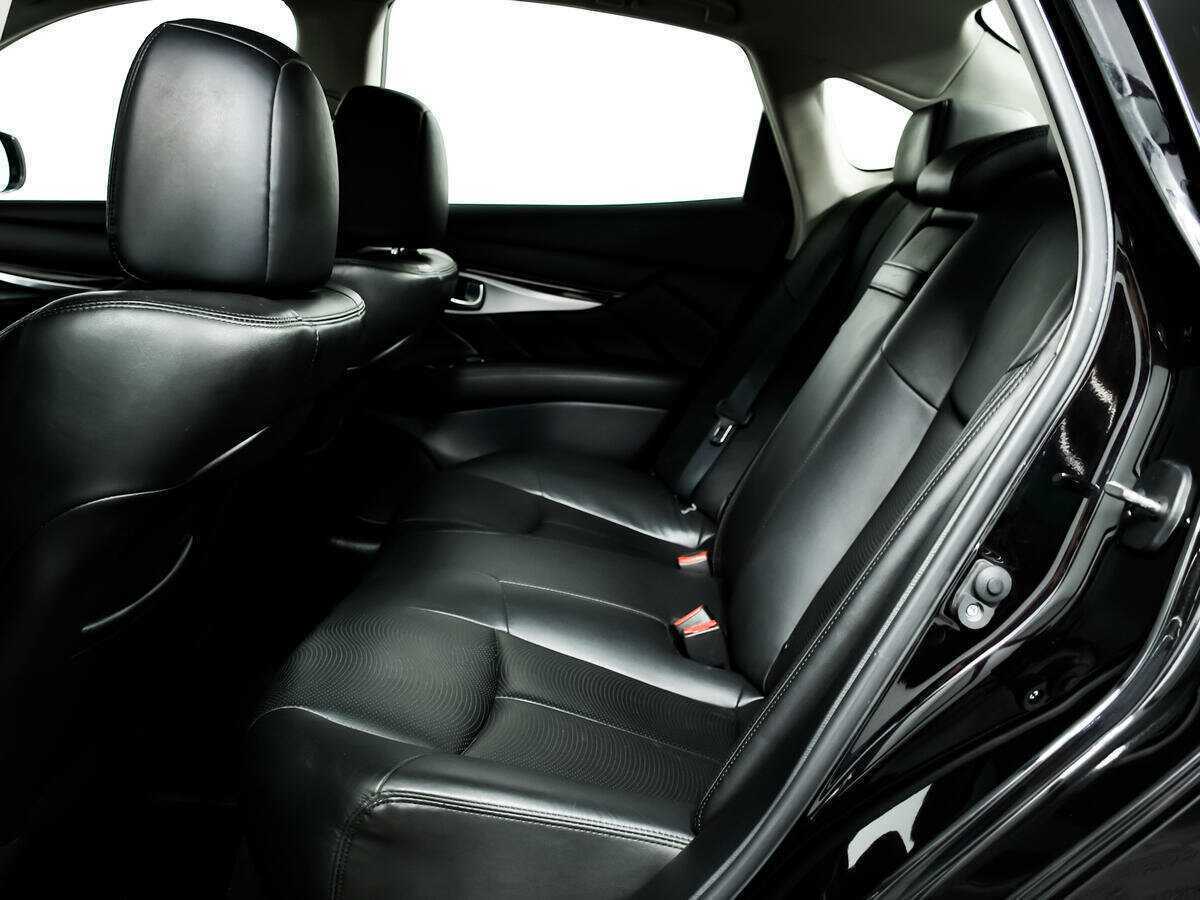 Купить Infiniti Q70 с пробегом. Фото: #11