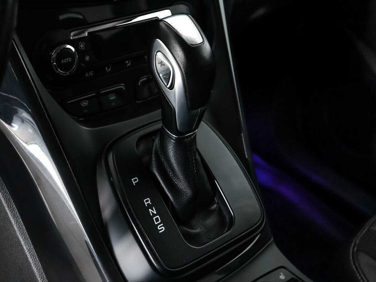 Купить Ford Kuga с пробегом. Фото: #9