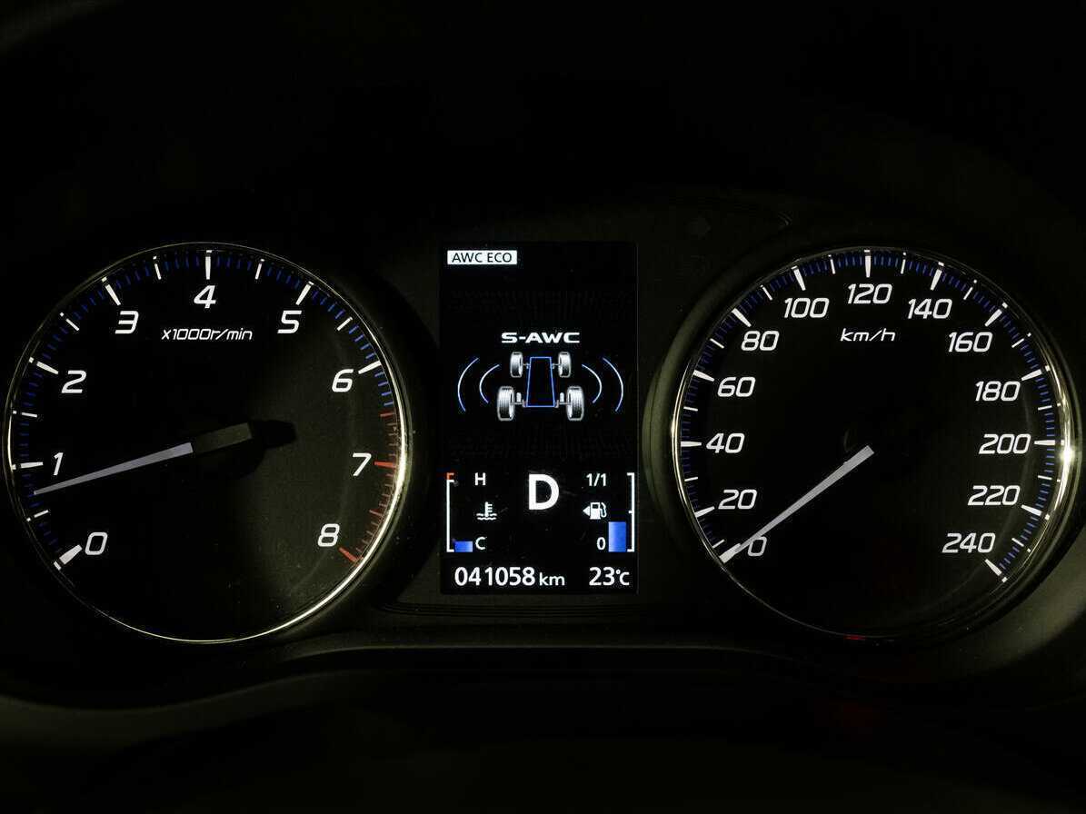 Купить Mitsubishi Outlander с пробегом. Фото: #21