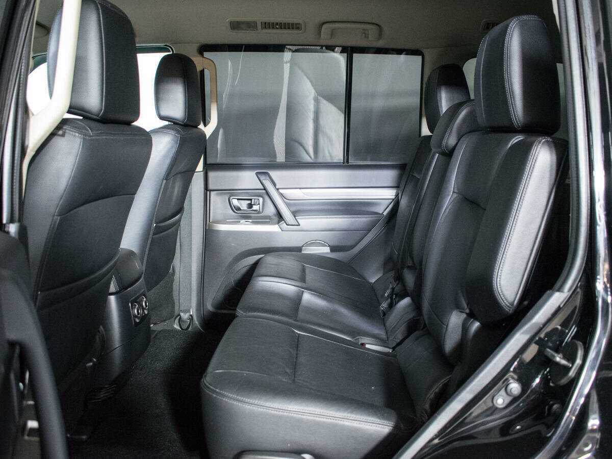 Купить Mitsubishi Pajero с пробегом. Фото: #6