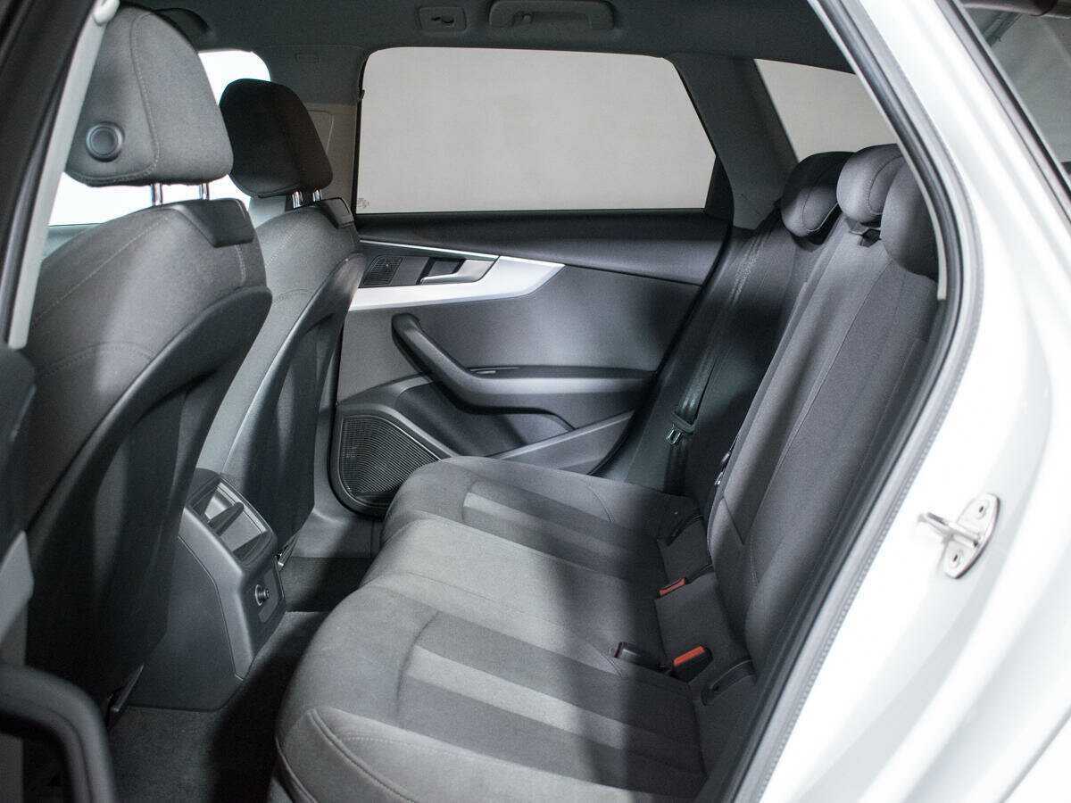Купить Audi A4 с пробегом. Фото: #9
