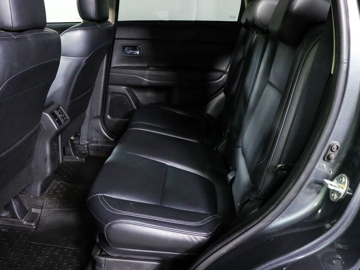 Купить Mitsubishi Outlander с пробегом. Фото: #9