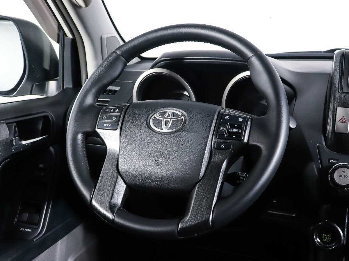 Купить Toyota Land Cruiser Prado с пробегом. Фото: #14
