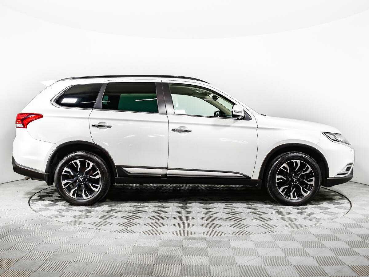 Купить Mitsubishi Outlander с пробегом. Фото: #3