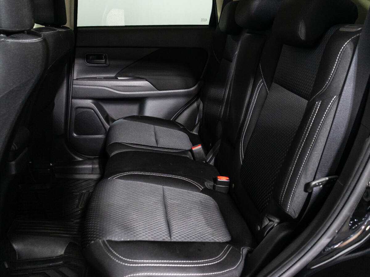 Купить Mitsubishi Outlander с пробегом. Фото: #9