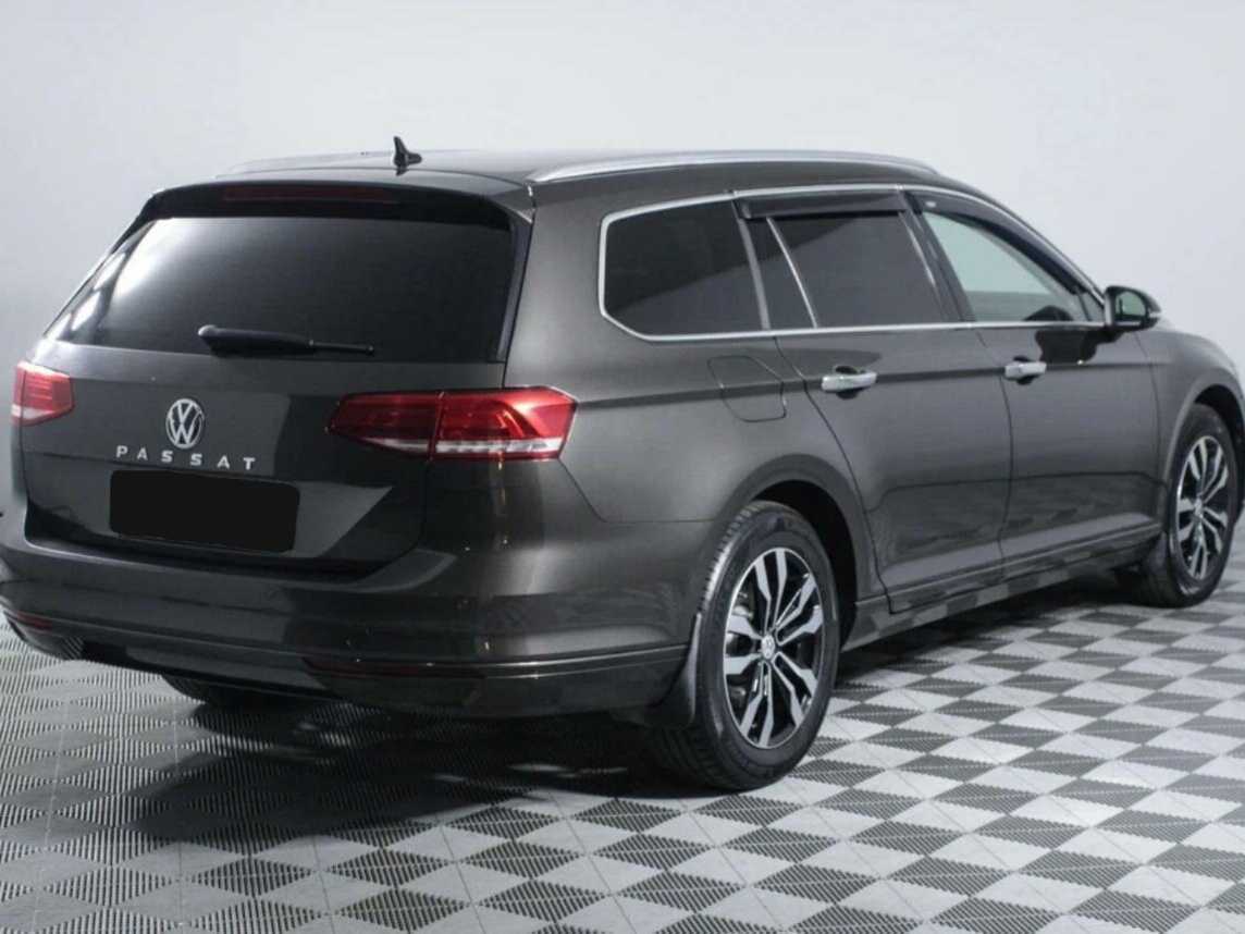 Купить Volkswagen Passat с пробегом. Фото: #4