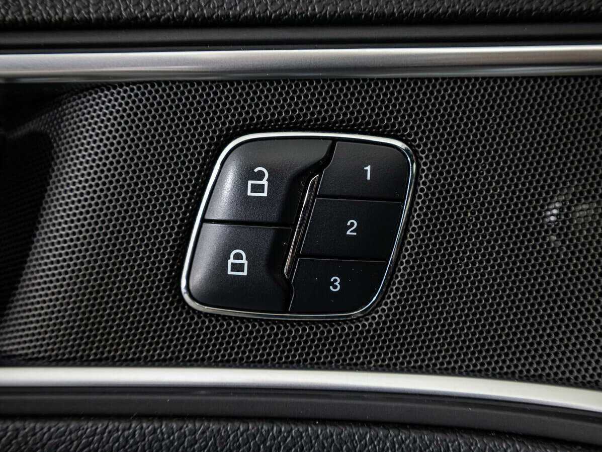 Купить Ford Explorer с пробегом. Фото: #12