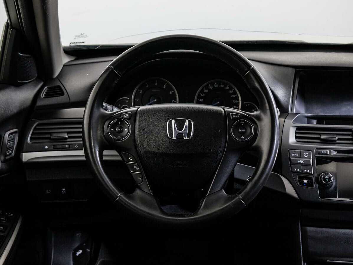 Купить Honda Crosstour с пробегом. Фото: #11
