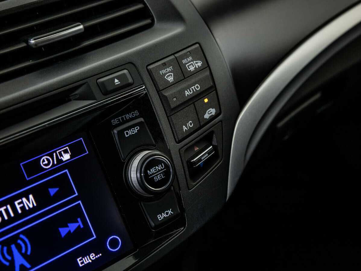 Купить Honda Crosstour с пробегом. Фото: #14