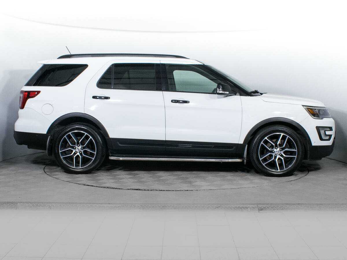 Купить Ford Explorer с пробегом. Фото: #3