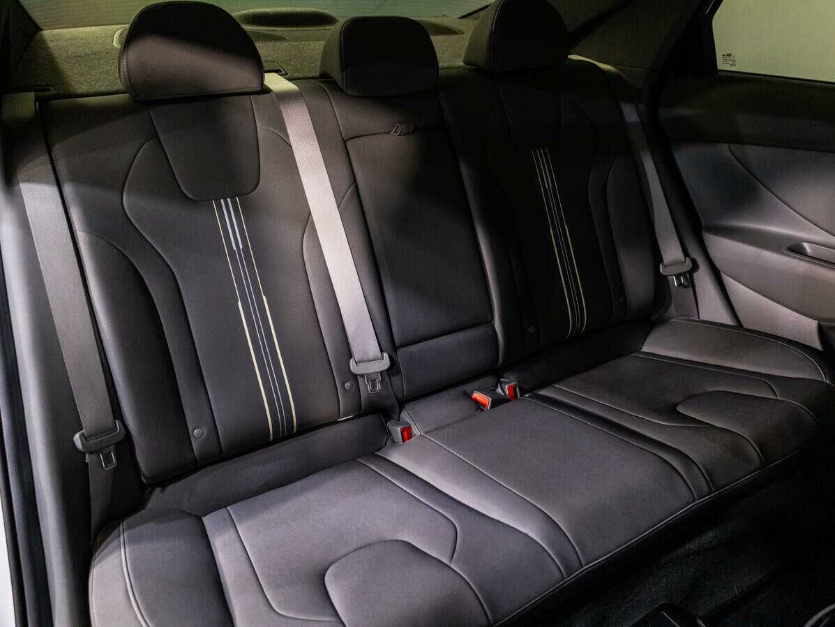 Купить Hyundai Elantra с пробегом. Фото: #8