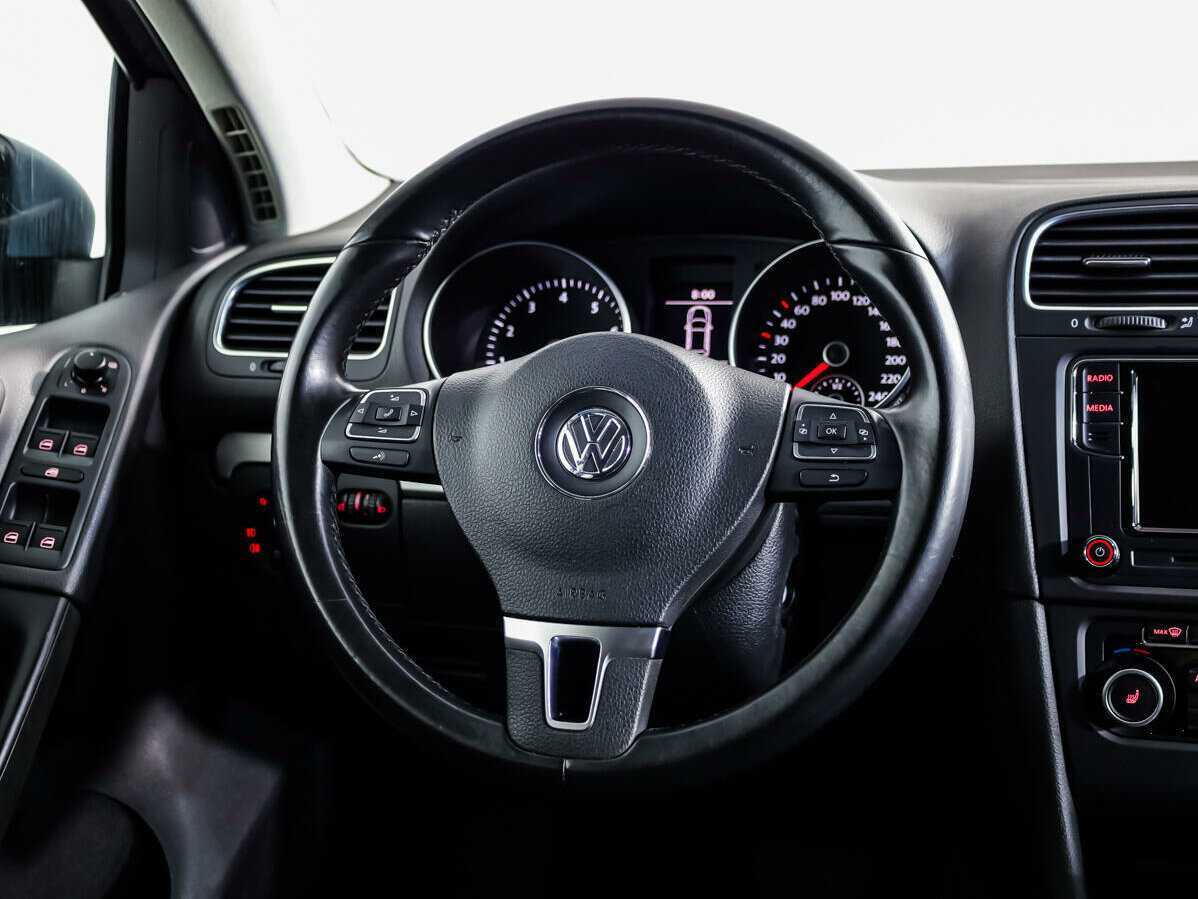 Купить Volkswagen Golf с пробегом. Фото: #9