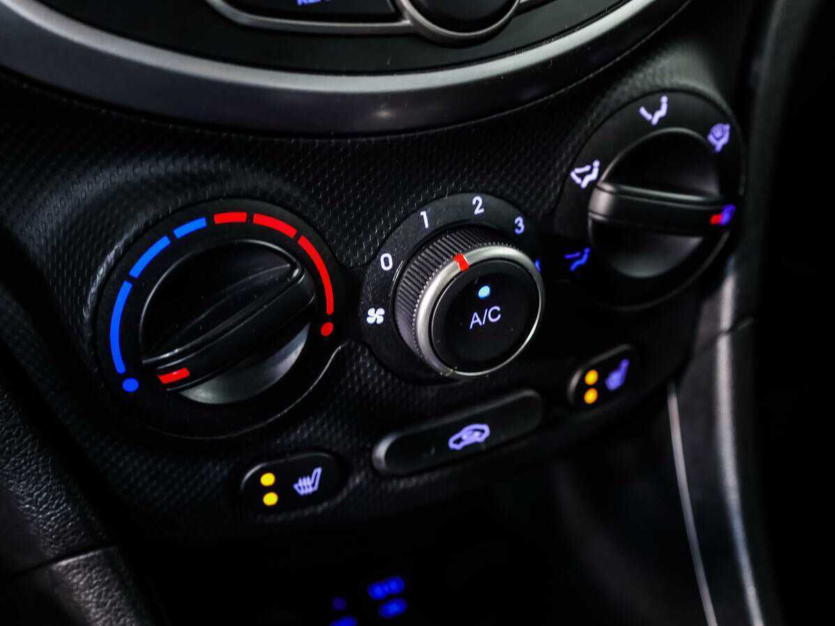 Купить Hyundai Solaris с пробегом. Фото: #12