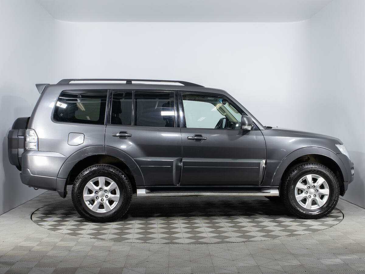 Купить Mitsubishi Pajero с пробегом. Фото: #3