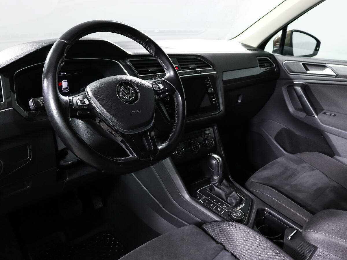 Купить Volkswagen Tiguan с пробегом. Фото: #11