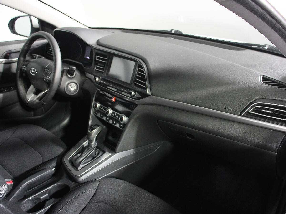 Купить Hyundai Elantra с пробегом. Фото: #5