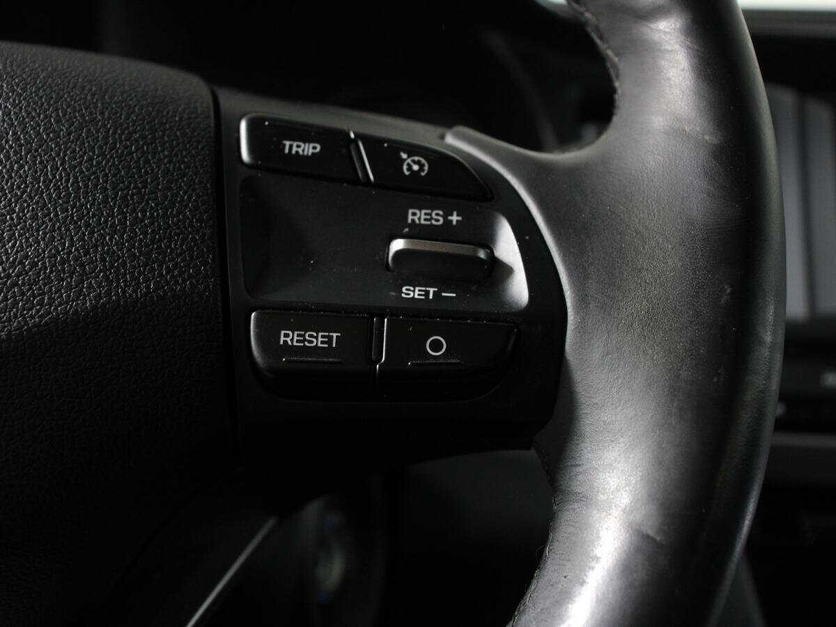 Купить Hyundai Elantra с пробегом. Фото: #13