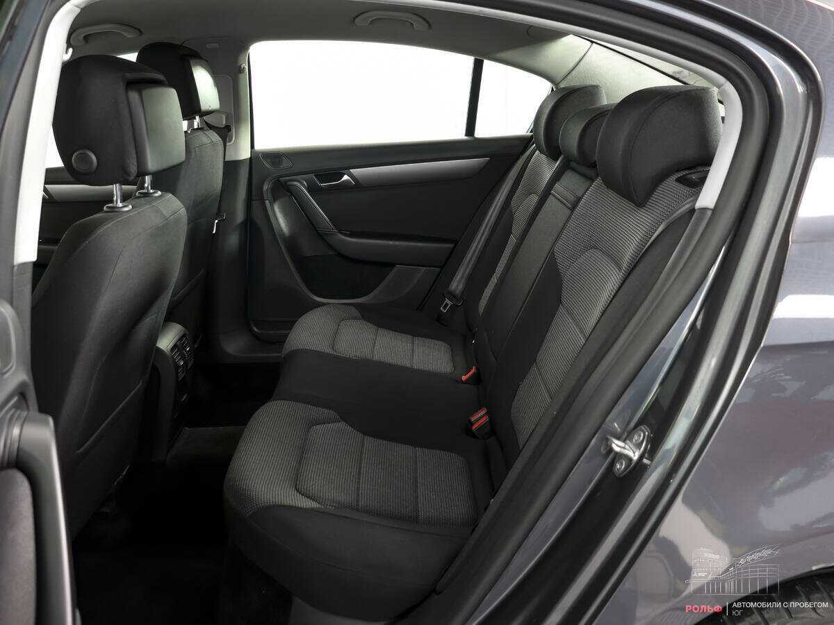 Купить Volkswagen Passat с пробегом. Фото: #8