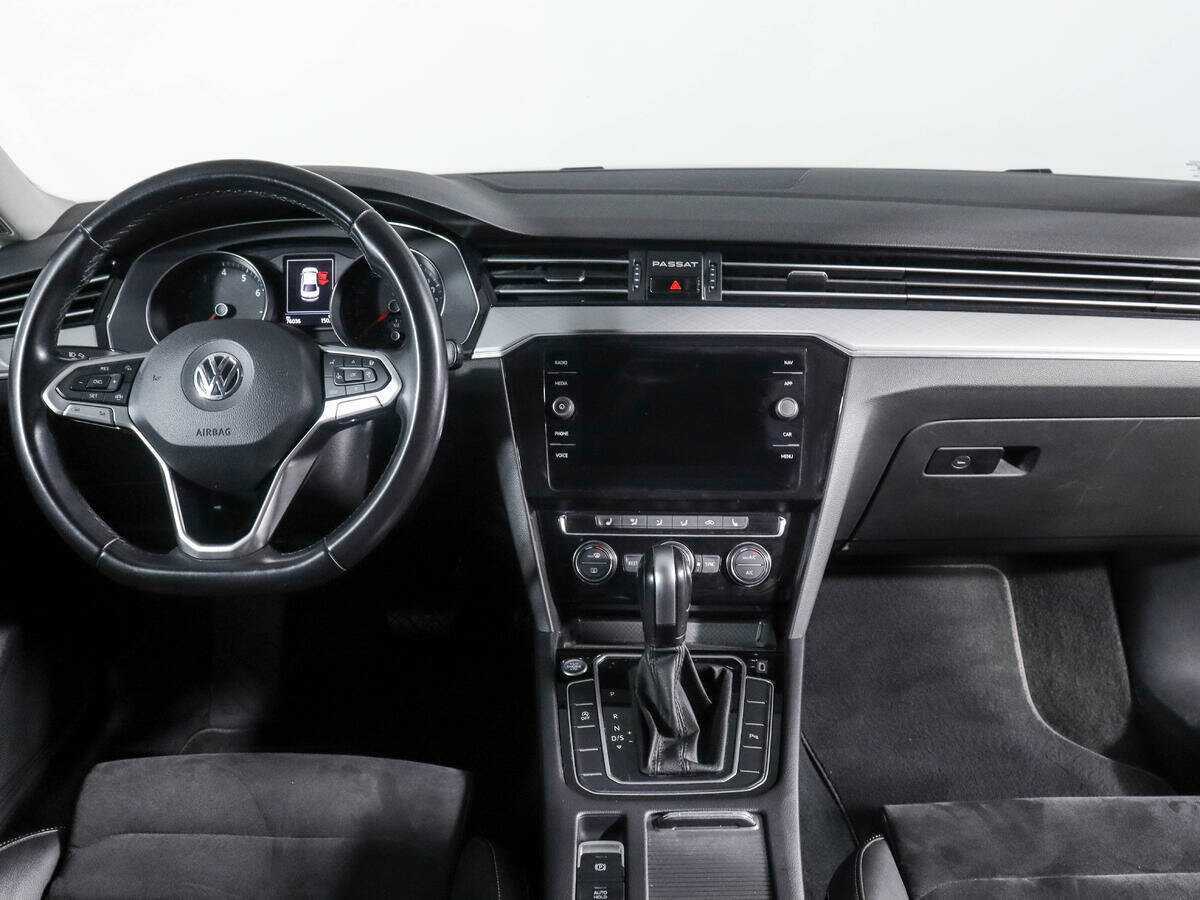 Купить Volkswagen Passat с пробегом. Фото: #11