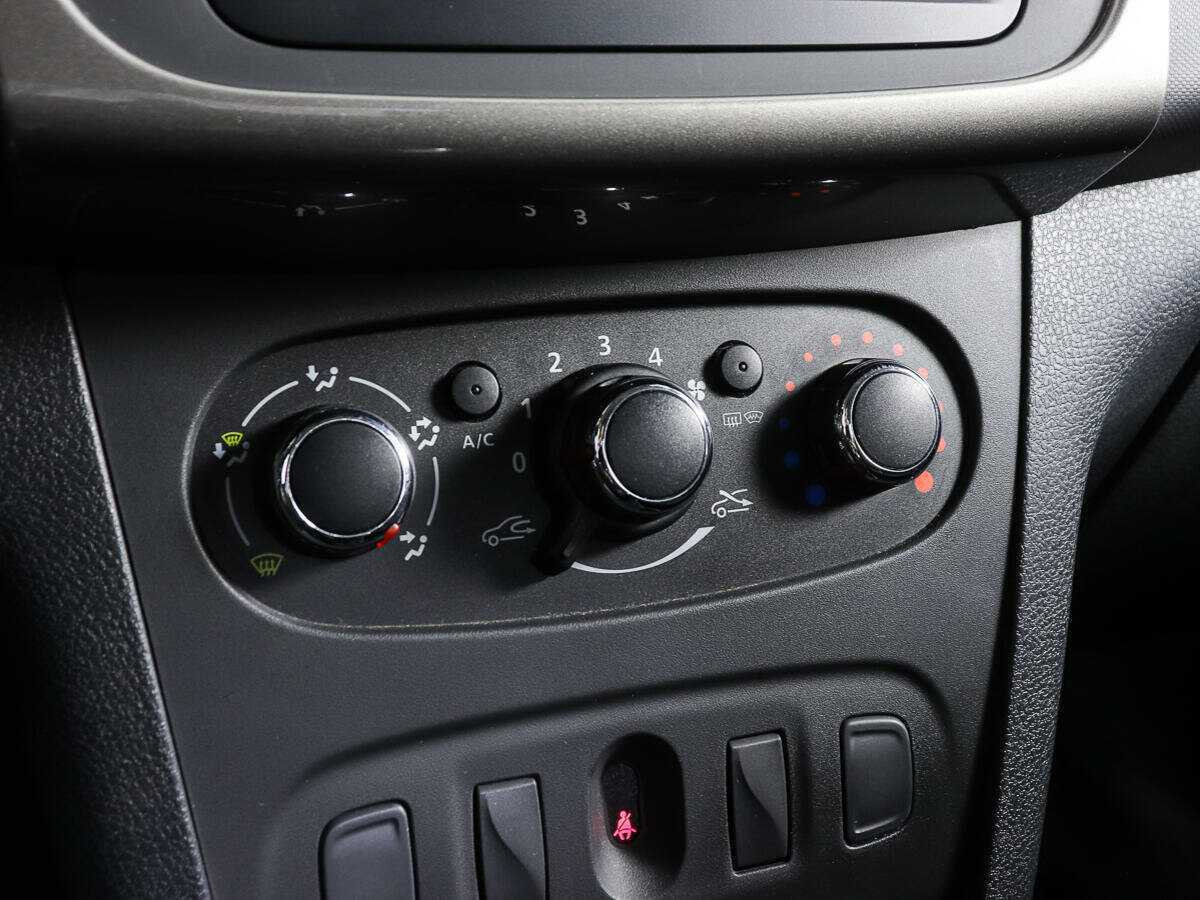 Купить Renault Logan с пробегом. Фото: #15