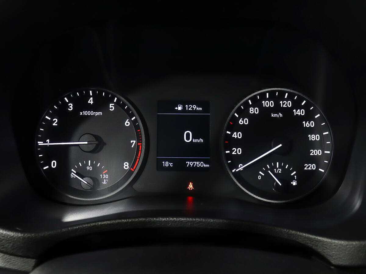 Купить Hyundai Solaris с пробегом. Фото: #9