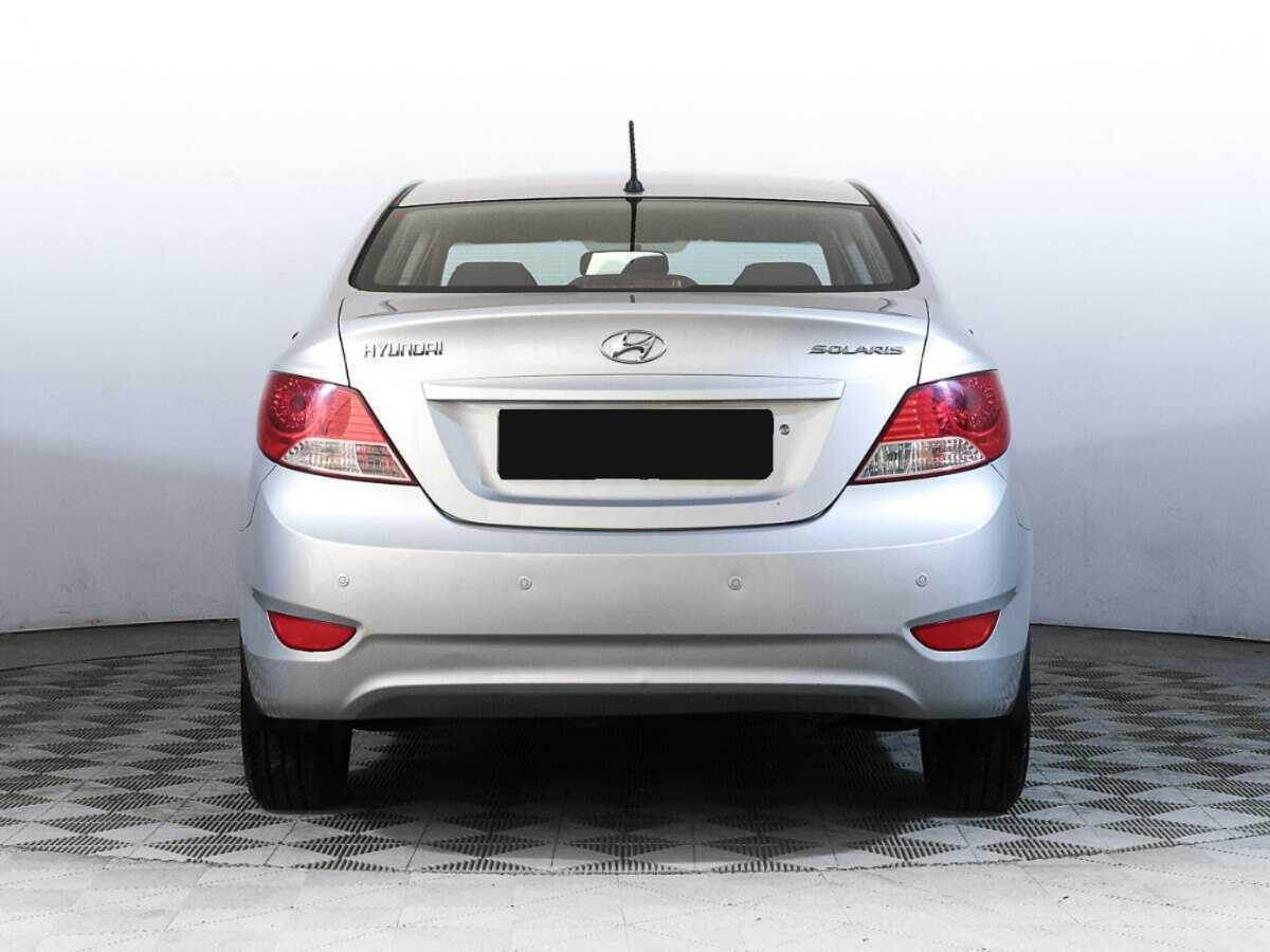 Купить Hyundai Solaris с пробегом. Фото: #4