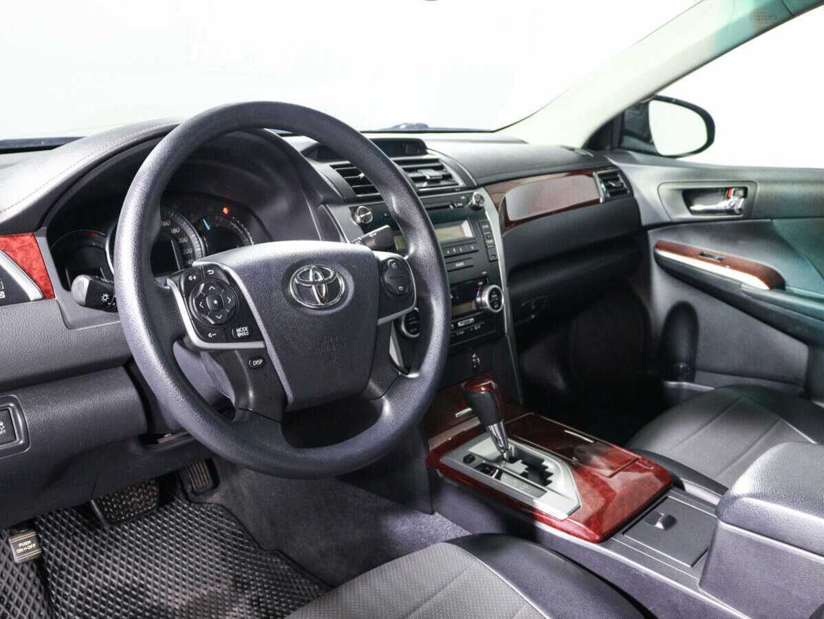 Купить Toyota Camry с пробегом. Фото: #13
