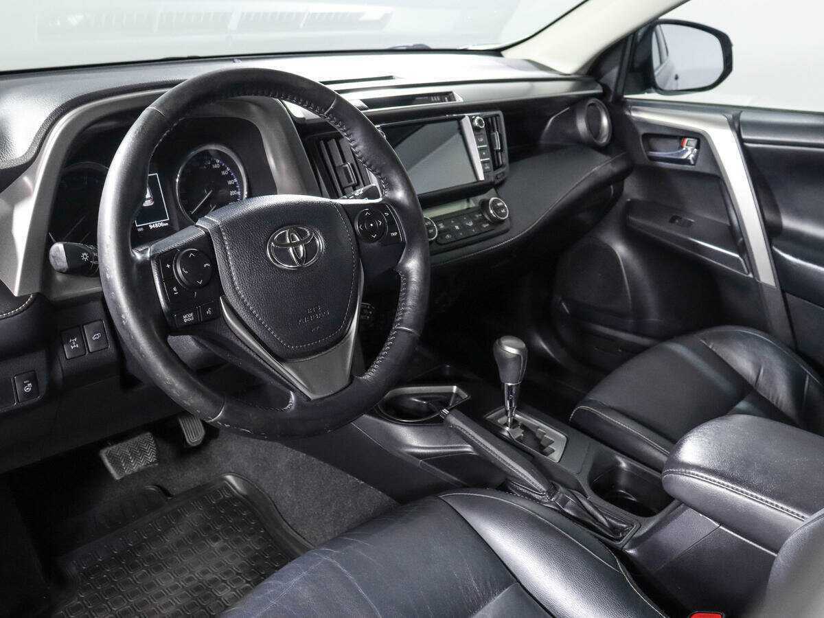 Купить Toyota RAV4 с пробегом. Фото: #11