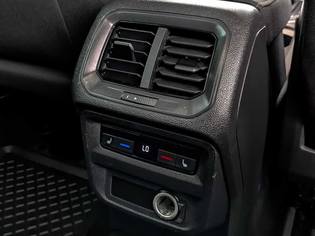 Купить Volkswagen Tiguan с пробегом. Фото: #22