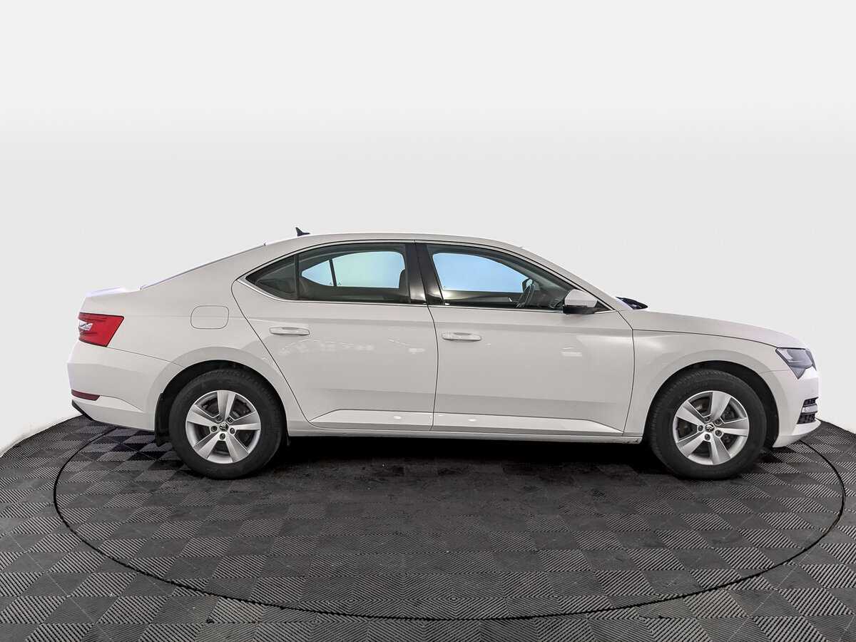 Купить Skoda Superb с пробегом. Фото: #3