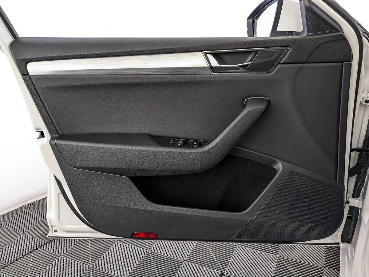 Купить Skoda Superb с пробегом. Фото: #14