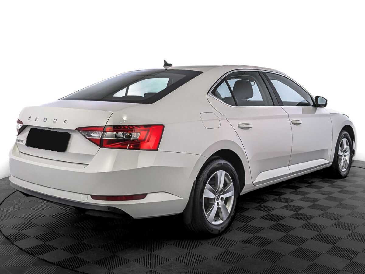 Купить Skoda Superb с пробегом. Фото: #4