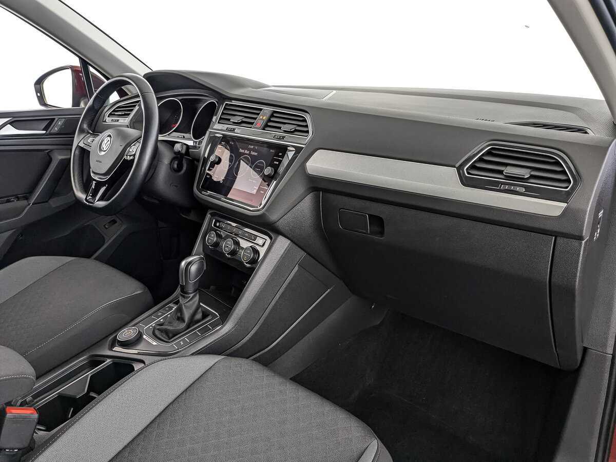 Купить Volkswagen Tiguan с пробегом. Фото: #8