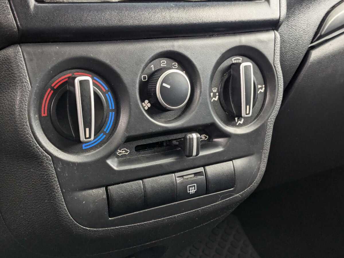 Купить Lada (ВАЗ) Granta с пробегом. Фото: #9