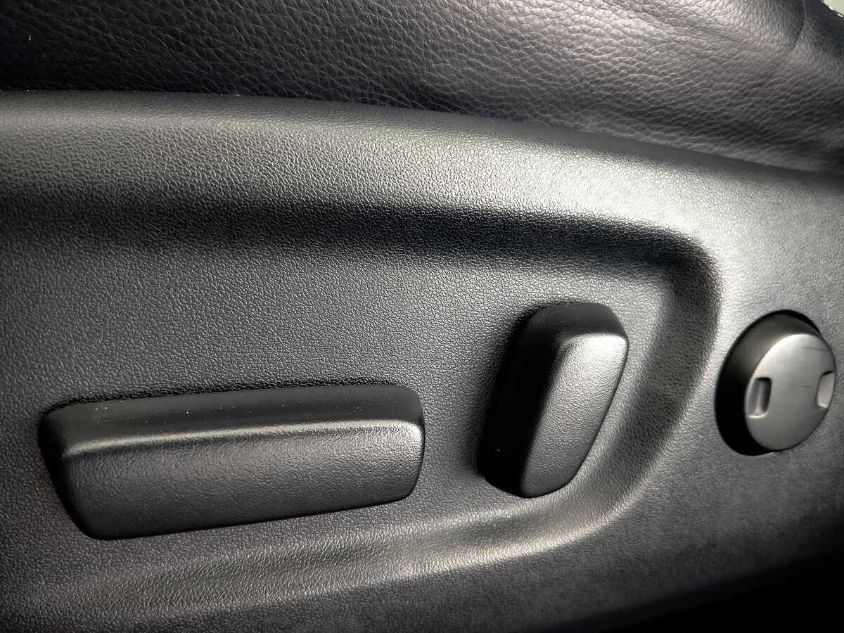 Купить Toyota RAV4 с пробегом. Фото: #21