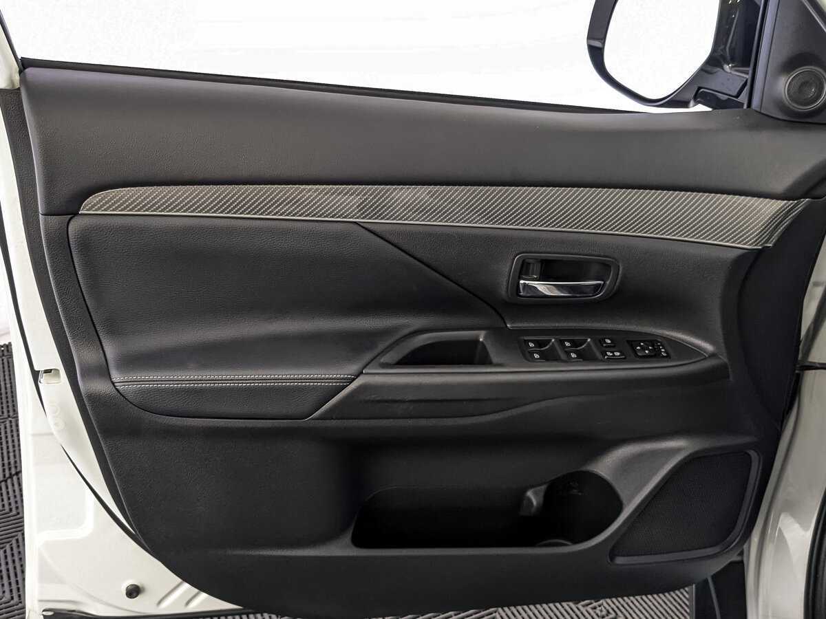 Купить Mitsubishi Outlander с пробегом. Фото: #14