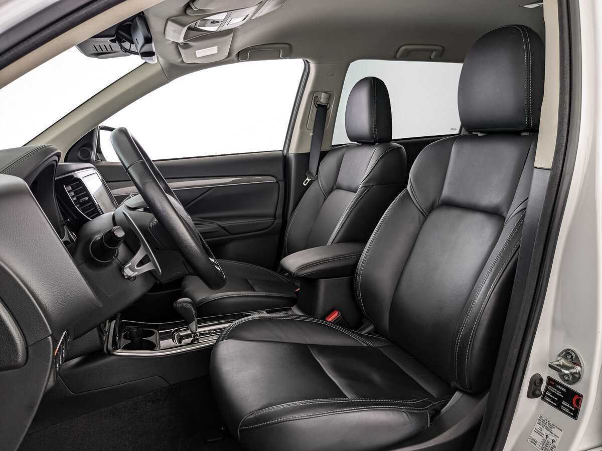 Купить Mitsubishi Outlander с пробегом. Фото: #15