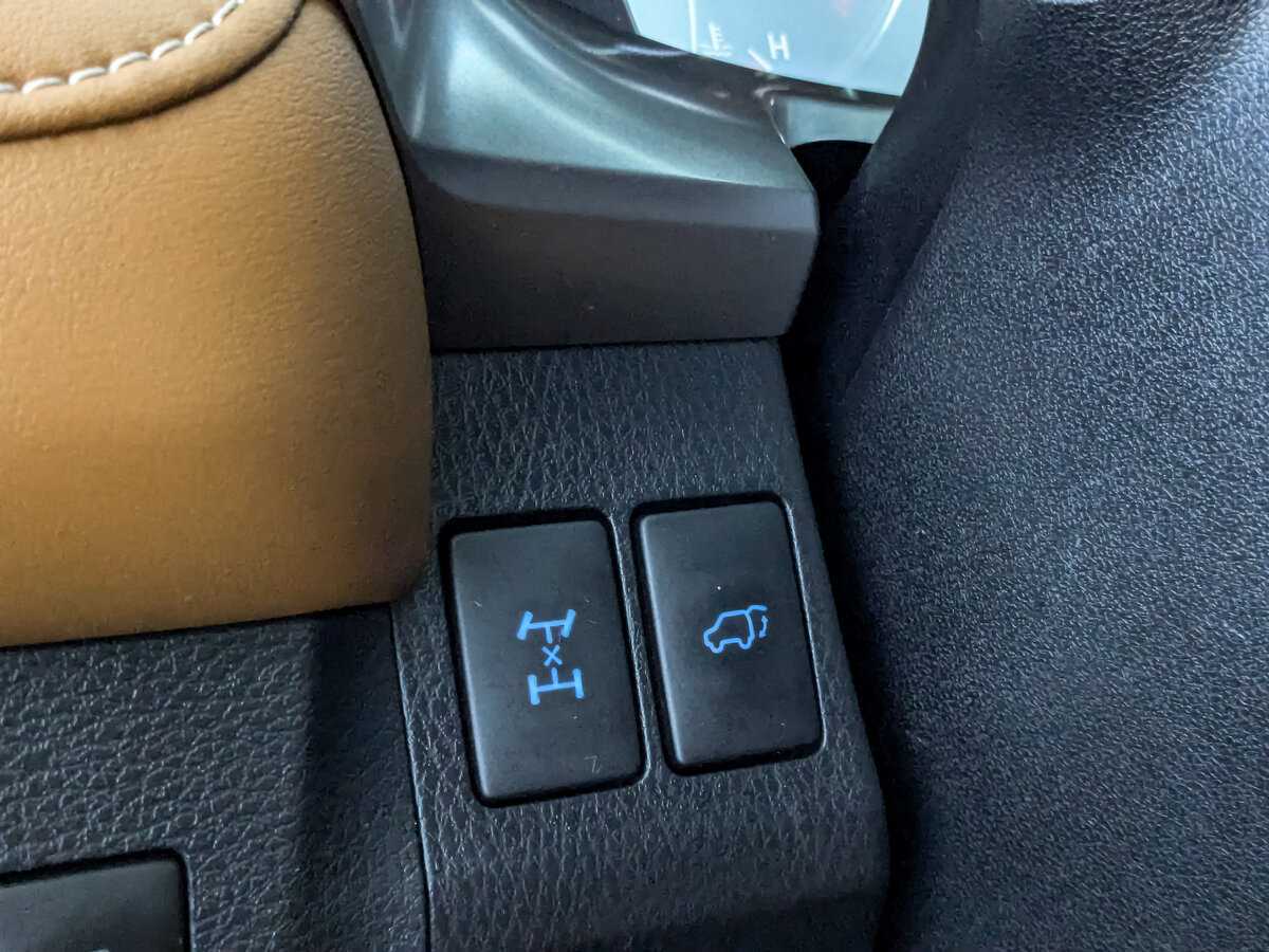 Купить Toyota RAV4 с пробегом. Фото: #25