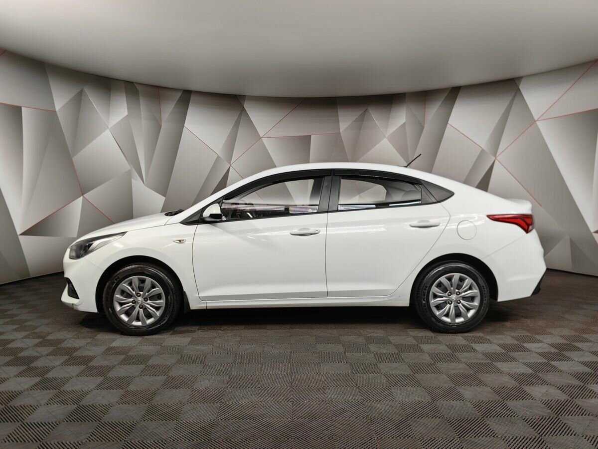 Купить Hyundai Solaris с пробегом. Фото: #4
