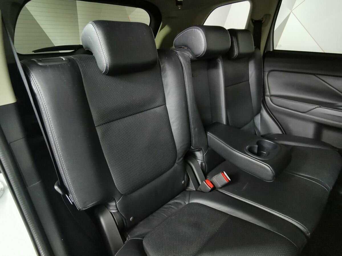 Купить Mitsubishi Outlander с пробегом. Фото: #12