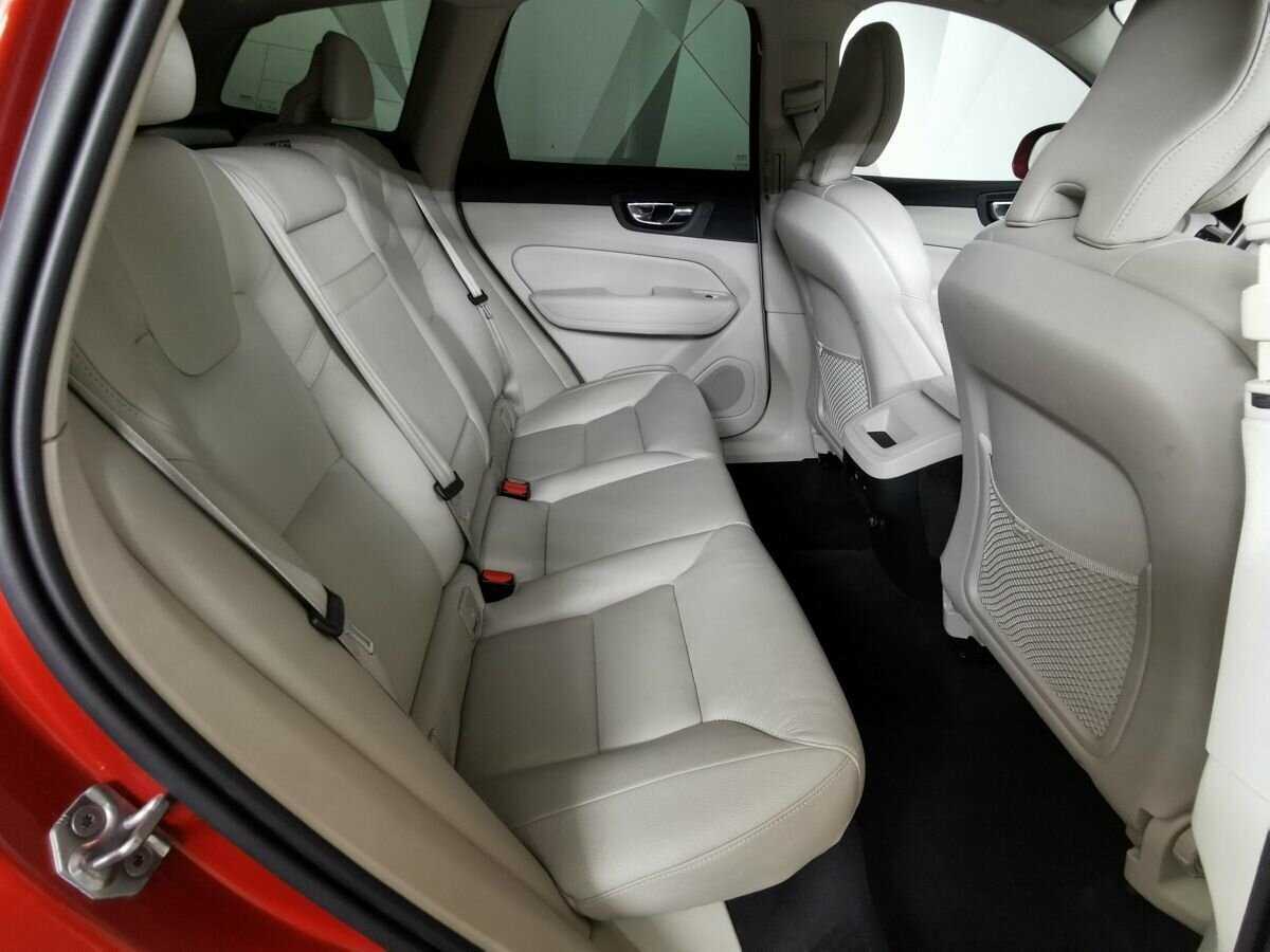 Купить Volvo XC60 с пробегом. Фото: #11