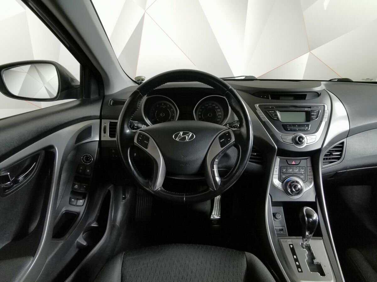 Купить Hyundai Elantra с пробегом. Фото: #14