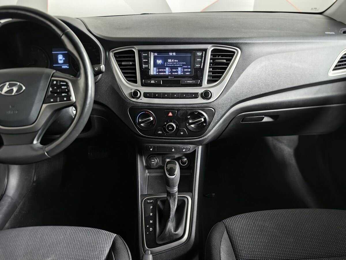 Купить Hyundai Solaris с пробегом. Фото: #10