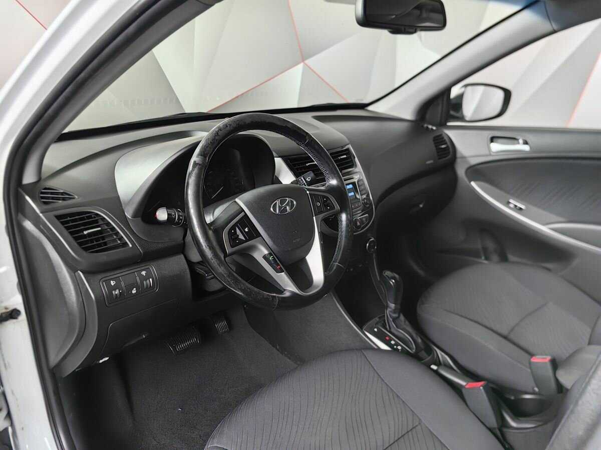 Купить Hyundai Solaris с пробегом. Фото: #13