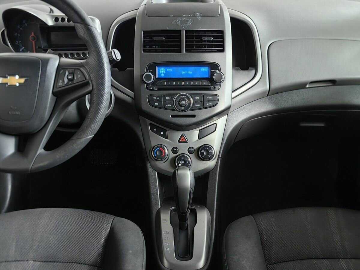 Купить Chevrolet Aveo с пробегом. Фото: #10