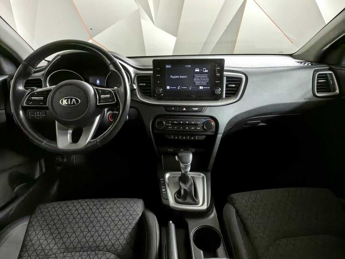 Купить Kia Ceed с пробегом. Фото: #9