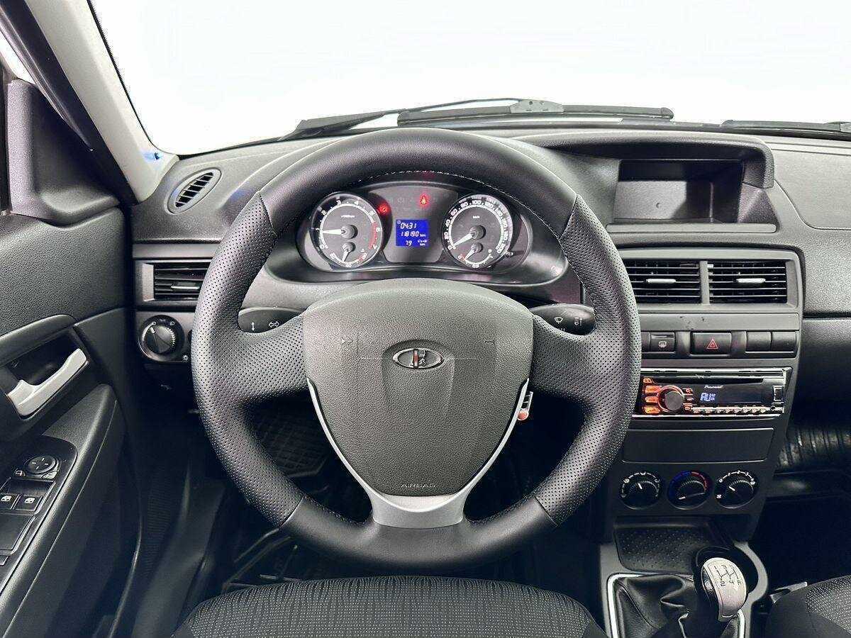 Купить Lada (ВАЗ) Priora с пробегом. Фото: #9