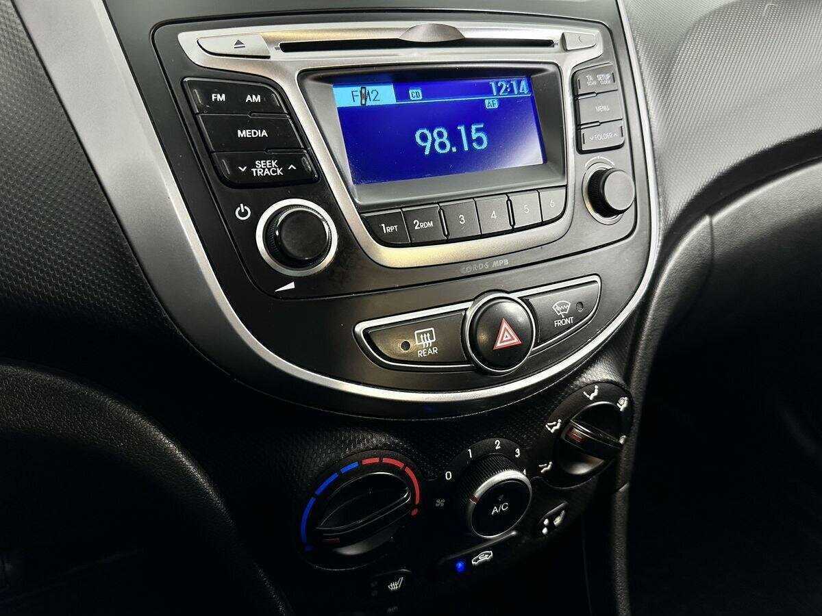 Купить Hyundai Solaris с пробегом. Фото: #11